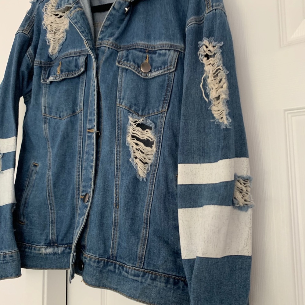 Distressed Jean jacket - Picture 2 of 3